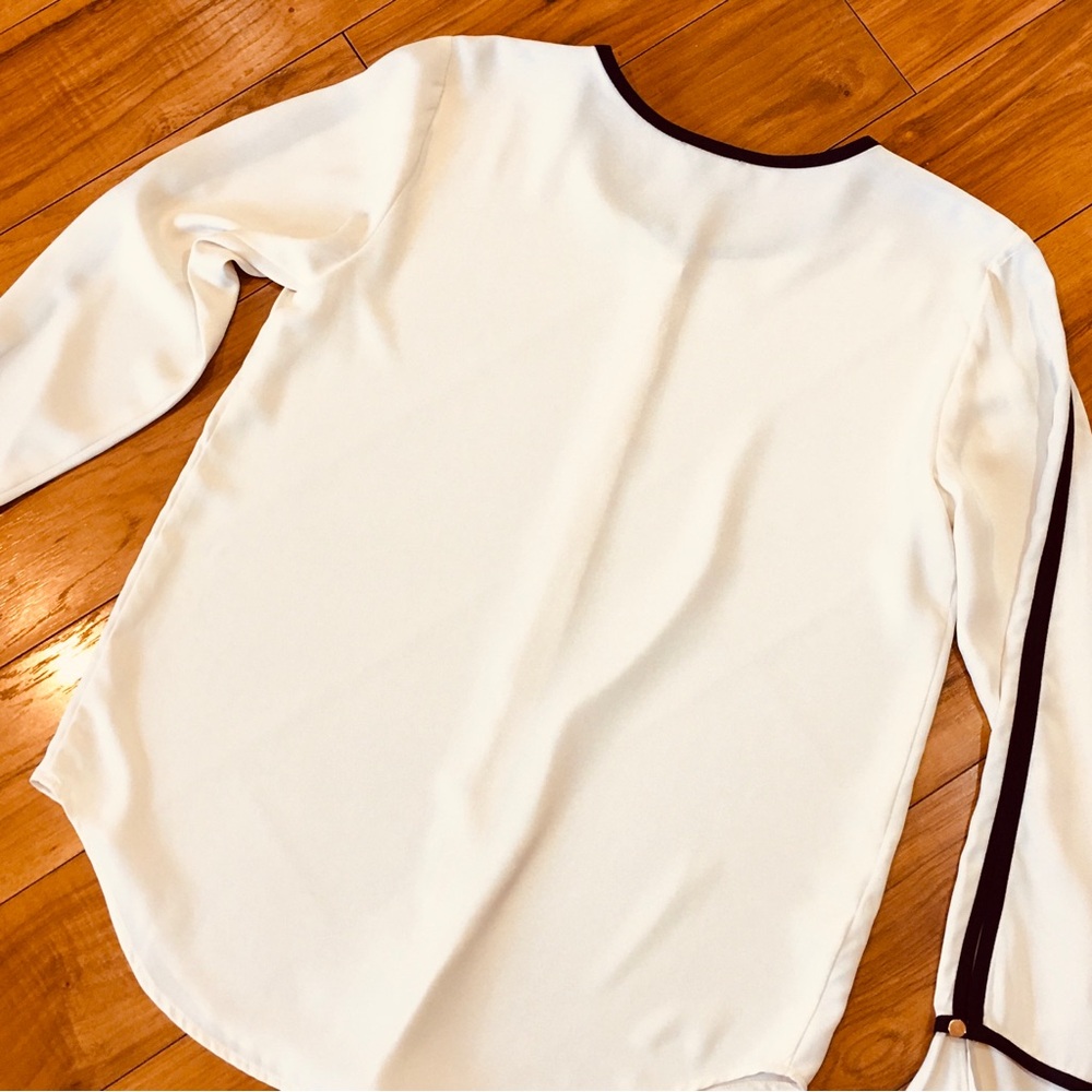 Ann Taylor blouse shirt top ivory cream workwear professional gold buttons - Picture 10 of 11